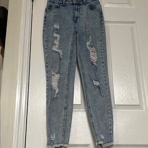 Tinseltown Blue Ankle Cropped Jeans with Distressed Details